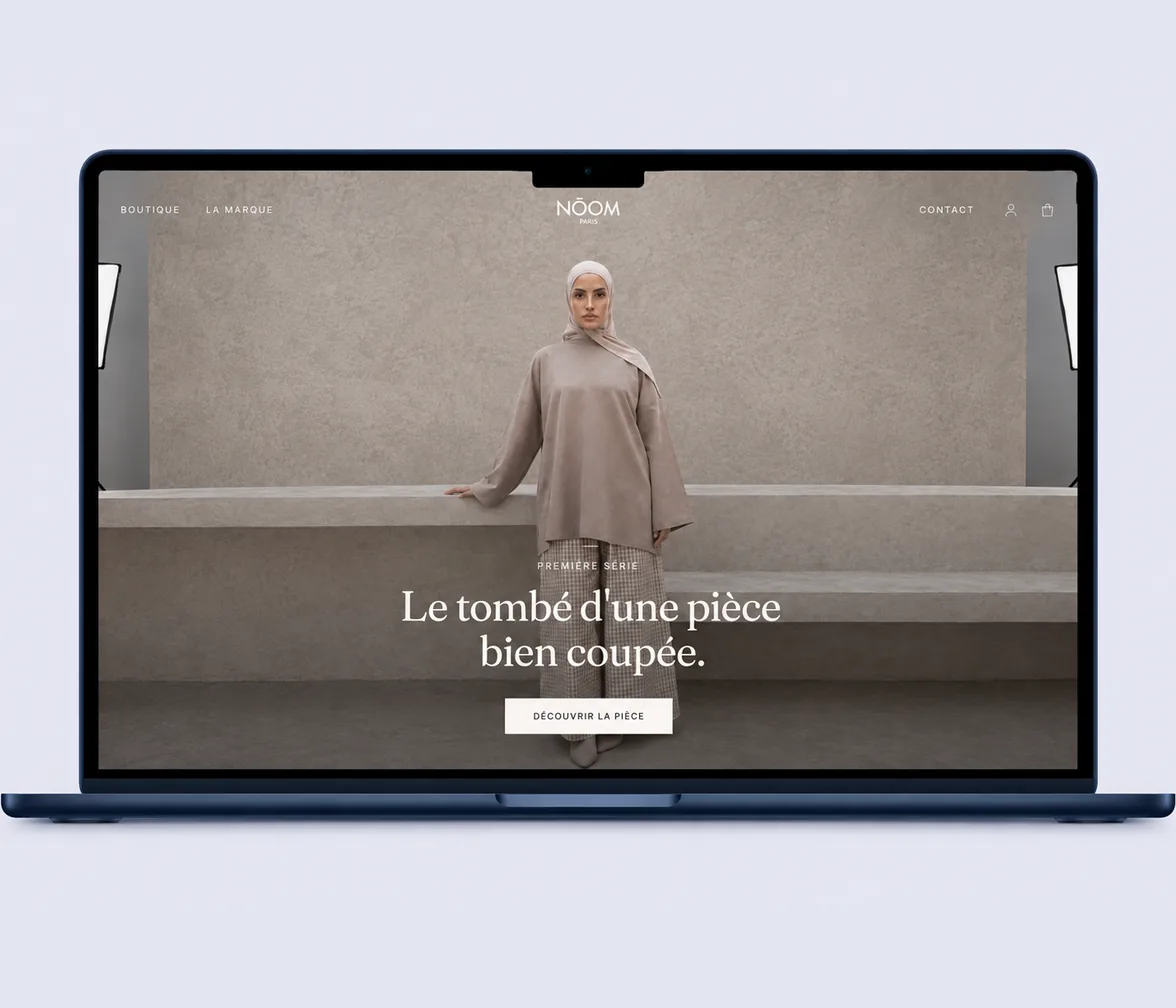 Boutique en ligne NŌOM Paris, prêt-à-porter ample, créée par Aura Production